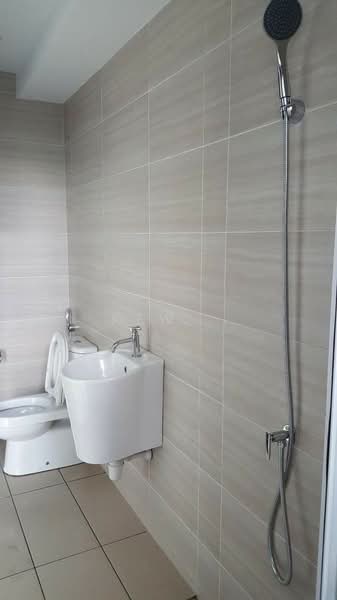 Service Residence for Rent at Serviced Residence @ 3 Towers - Kew . - Bathroom - PropertyGuru.com.my