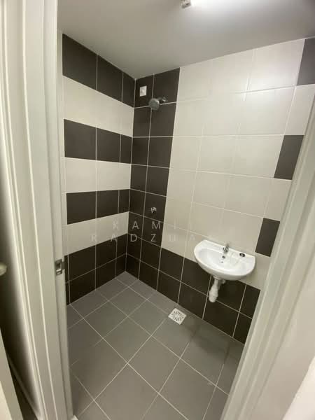 Servis Apartment untuk Disewa di Residensi Emas - Kamil Radzuan - Bathroom - PropertyGuru.com.my