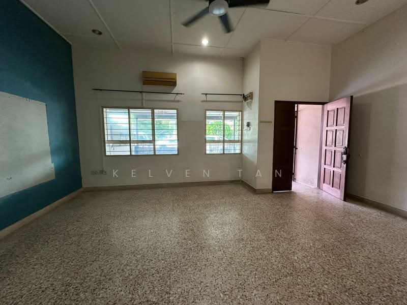 Rumah Teres 1 Tingkat untuk Disewa di Taman Kepong (Kepong) - Kelven Tan - Living Room - PropertyGuru.com.my