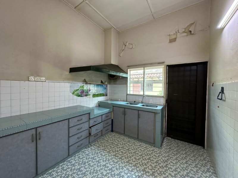Rumah Teres 1 Tingkat untuk Disewa di Taman Kepong (Kepong) - Kelven Tan - Kitchen - PropertyGuru.com.my