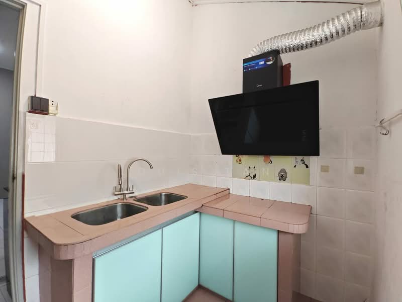 Rumah Teres 1 Tingkat untuk Disewa di Taman Daya (Johor Bahru) - Louis Tan - Kitchen - PropertyGuru.com.my