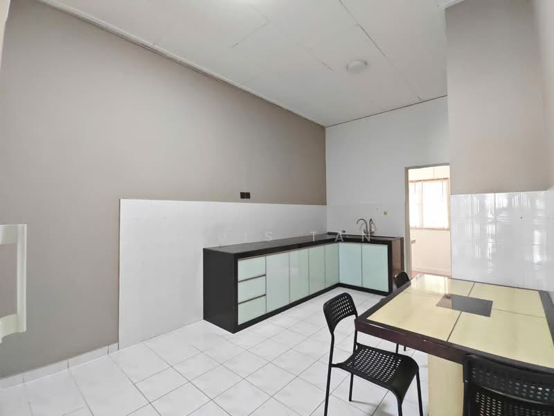 Rumah Teres 1 Tingkat untuk Disewa di Taman Daya (Johor Bahru) - Louis Tan - Kitchen - PropertyGuru.com.my
