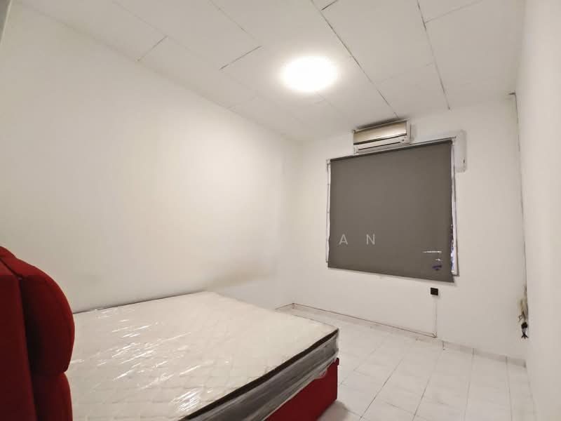 Rumah Teres 1 Tingkat untuk Disewa di Taman Daya (Johor Bahru) - Louis Tan - Bedroom - PropertyGuru.com.my