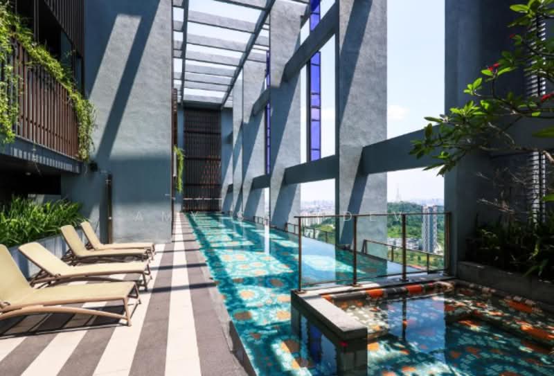 Servis Apartment untuk Dijual di Millerz Square Serviced Residence - Amy Sachdev - Pool - PropertyGuru.com.my
