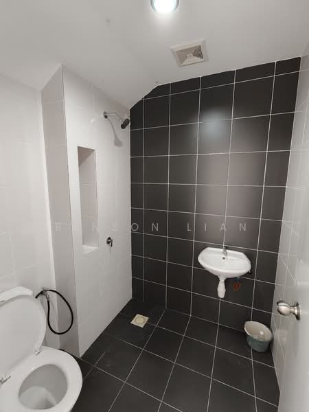 Semi-Detached House for Rent in Puncak Alam (Selangor) - Benson Lian - Bathroom - PropertyGuru.com.my