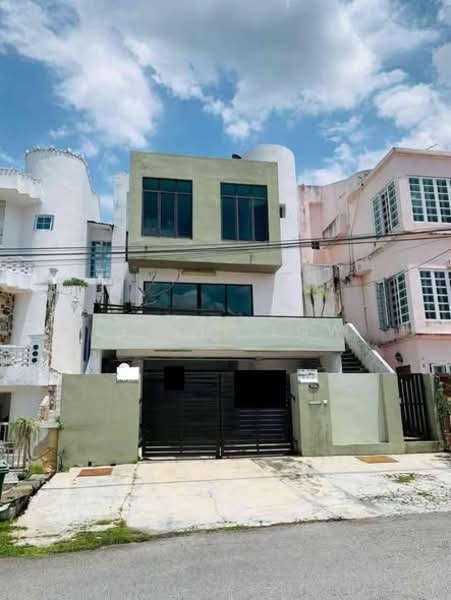 Rumah Teres 3 Tingkat untuk Dijual di Taman Wangsa Ukay (Ulu Kelang) - Leslie Low - Exterior - PropertyGuru.com.my