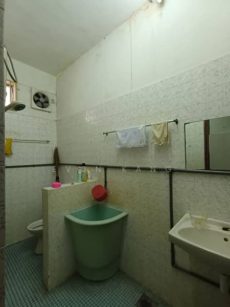 Rumah Teres 2 Tingkat untuk Dijual di Taman Inderawasih (Perai) - Evon Kang - Bathroom - PropertyGuru.com.my