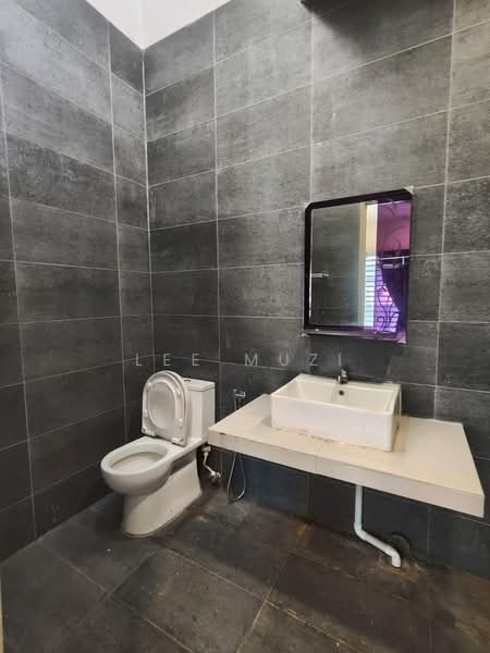 2-storey Terraced House for Sale in Desa Lang Indah (Ipoh) - Lee Muzi - Bathroom - PropertyGuru.com.my