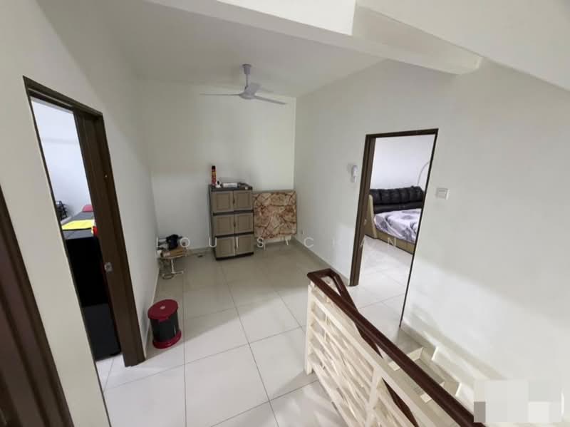 2.5-storey Terraced House for Sale in Bandar Puteri Klang (Klang) - Louis Chan - Corridor - PropertyGuru.com.my