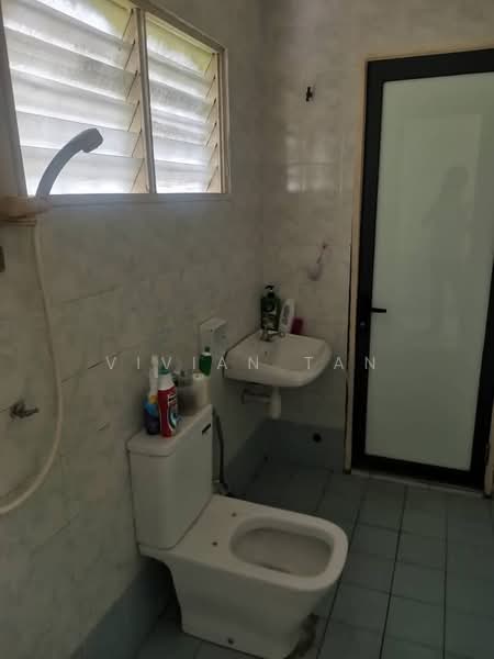 2.5-storey Terraced House for Sale in Taman Desa Karunmas (Balakong) - Vivian Tan - Bathroom - PropertyGuru.com.my