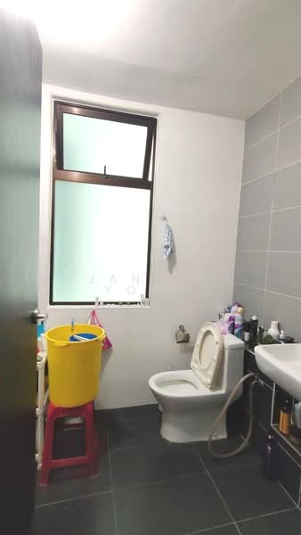 Service Residence for Sale at Wave @ Marina Cove - Janice Yong - Bathroom - PropertyGuru.com.my