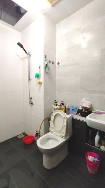 Service Residence for Sale at Wave @ Marina Cove - Janice Yong - Bathroom - PropertyGuru.com.my