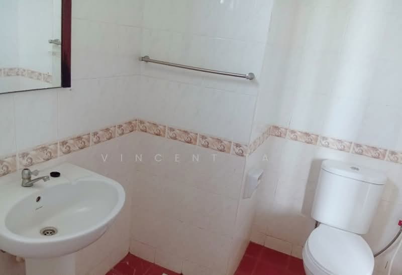 Pangsapuri untuk Disewa di Parkview Towers - Vincent Tan - Bathroom - PropertyGuru.com.my