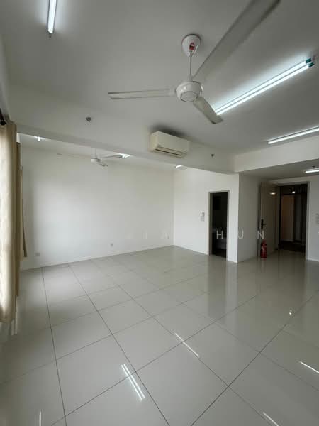 Servis Apartment untuk Disewa di SouthPlace Residences @ Tropicana Metropark - Wan Jia Shun - Living Room - PropertyGuru.com.my