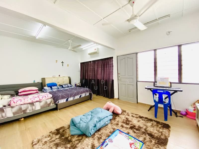 Rumah Teres untuk Dijual di Taman Selayang Utama (Selayang) - NORFADILAH ZAINUDDIN - Bedroom - PropertyGuru.com.my