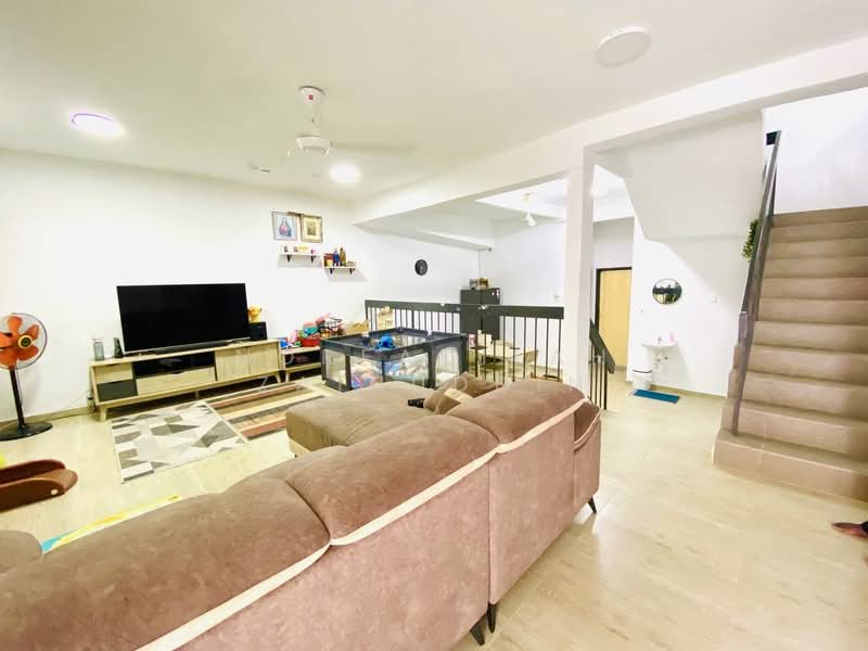Rumah Teres untuk Dijual di Taman Selayang Utama (Selayang) - NORFADILAH ZAINUDDIN - Living Room - PropertyGuru.com.my