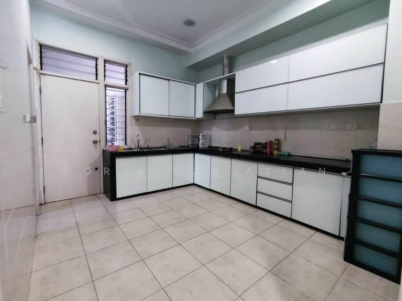 2-storey Terraced House for Sale in Sunway Alam Suria (Shah Alam) - Nor Azhar Azlan - Kitchen - PropertyGuru.com.my