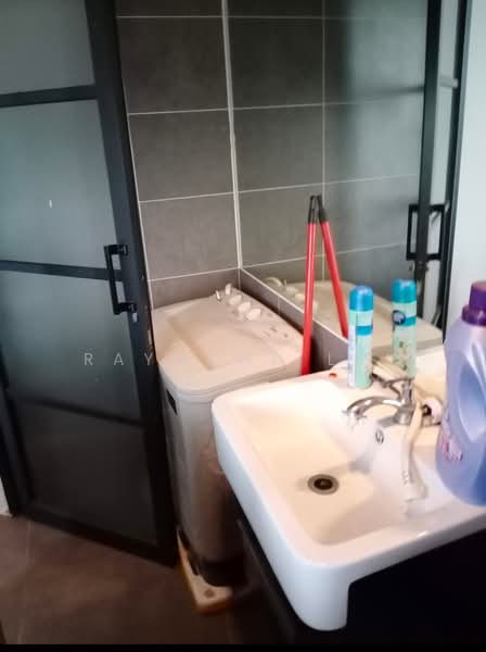 Kondominium untuk Dijual di Empire Damansara (Empire SOHO 2) - Raymond Lai - Bathroom - PropertyGuru.com.my