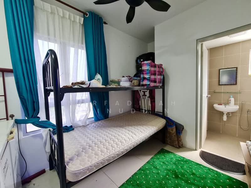 Terraced House for Sale in Kuala Selangor (Selangor) - NORFADILAH ZAINUDDIN - Bedroom - PropertyGuru.com.my