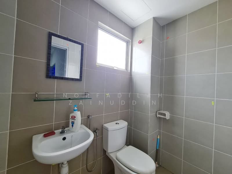 Terraced House for Sale in Kuala Selangor (Selangor) - NORFADILAH ZAINUDDIN - Bathroom - PropertyGuru.com.my
