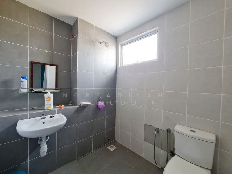 Terraced House for Sale in Kuala Selangor (Selangor) - NORFADILAH ZAINUDDIN - Bathroom - PropertyGuru.com.my