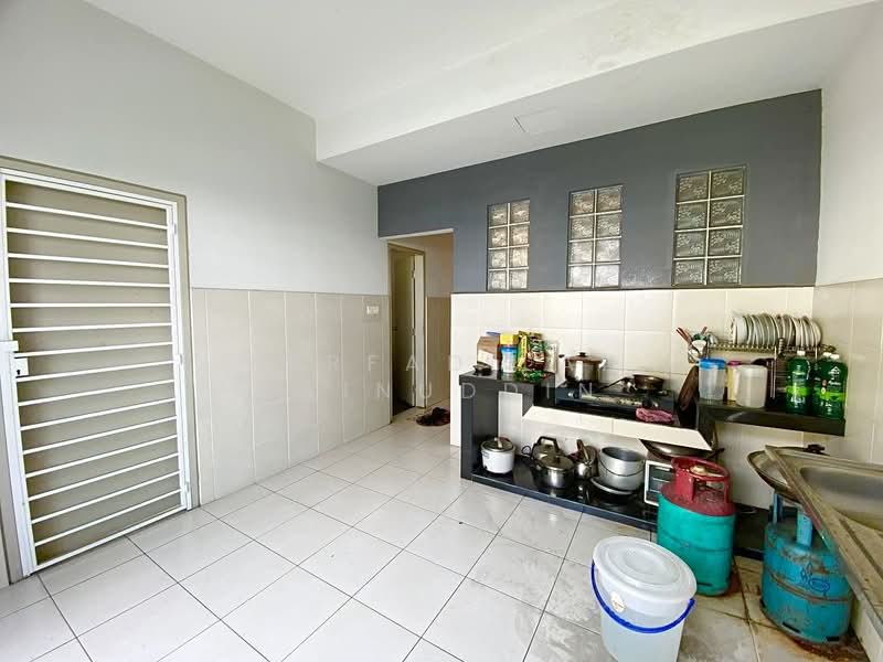 2-storey Terraced House for Sale in Bandar Seri Coalfields (Sungai Buloh) - NORFADILAH ZAINUDDIN - Kitchen - PropertyGuru.com.my