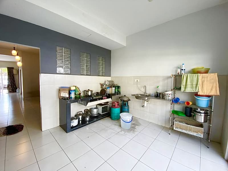 2-storey Terraced House for Sale in Bandar Seri Coalfields (Sungai Buloh) - NORFADILAH ZAINUDDIN - Kitchen - PropertyGuru.com.my