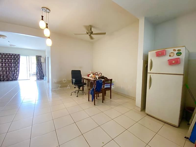 2-storey Terraced House for Sale in Bandar Seri Coalfields (Sungai Buloh) - NORFADILAH ZAINUDDIN - Living Room - PropertyGuru.com.my