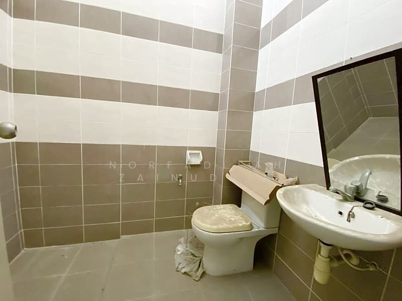 2-storey Terraced House for Sale in Bandar Seri Coalfields (Sungai Buloh) - NORFADILAH ZAINUDDIN - Bathroom - PropertyGuru.com.my