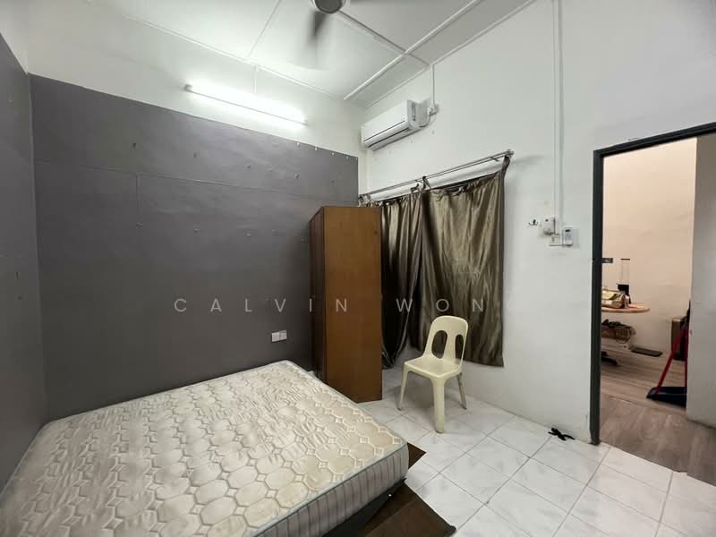 Rumah Teres 1 Tingkat untuk Dijual di Taman Sentosa (Johor Bahru) - Calvin Wong - Bedroom - PropertyGuru.com.my