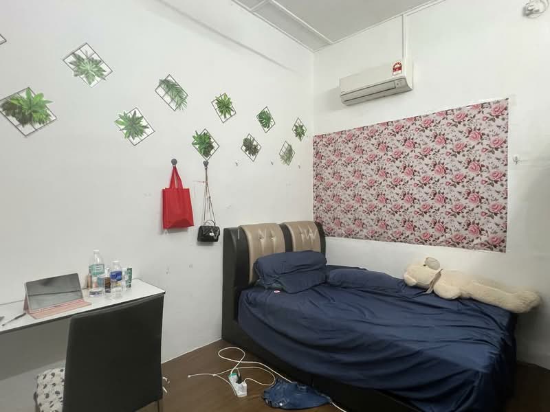 Rumah Teres 1 Tingkat untuk Dijual di Taman Sentosa (Johor Bahru) - Calvin Wong - Bedroom - PropertyGuru.com.my