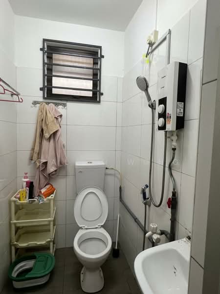 Rumah Teres 1 Tingkat untuk Dijual di Taman Sentosa (Johor Bahru) - Calvin Wong - Bathroom - PropertyGuru.com.my