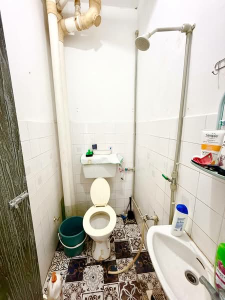Apartment for Sale at Taman Bukit Mutiara - Ilman Nahri - Bathroom - PropertyGuru.com.my