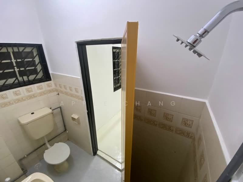 Rumah Teres 2 Tingkat untuk Disewa di Usj 6 (Subang Jaya) - Apple Chang - Bathroom - PropertyGuru.com.my