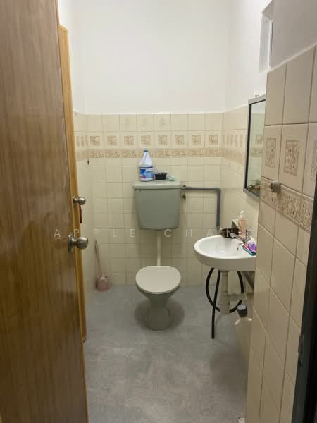 Rumah Teres 2 Tingkat untuk Disewa di Usj 6 (Subang Jaya) - Apple Chang - Bathroom - PropertyGuru.com.my