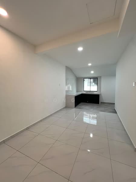 Rumah Teres 1 Tingkat untuk Dijual di Taman Johor Jaya (Johor Bahru) - Hong . - Kitchen - PropertyGuru.com.my
