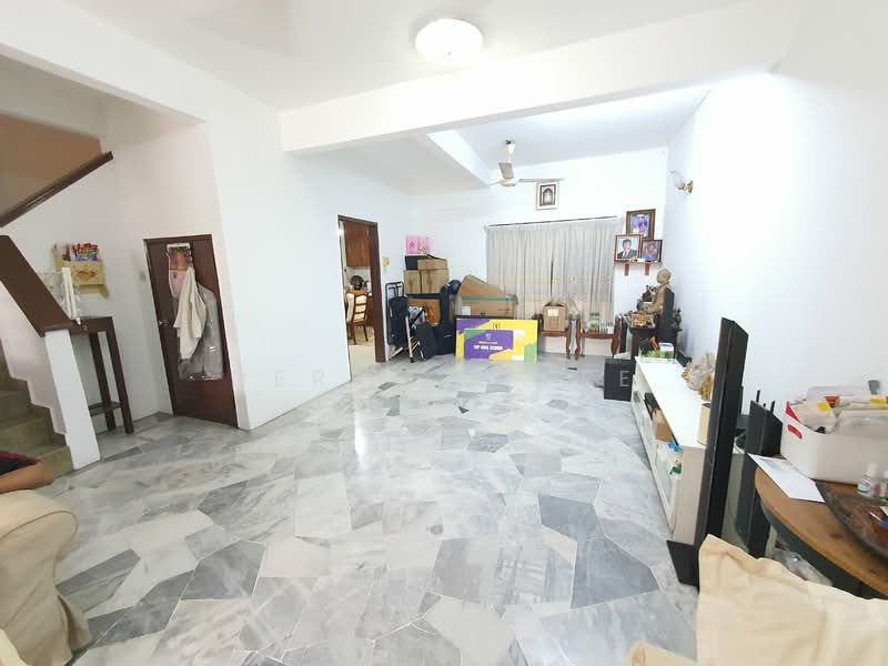 Rumah Teres untuk Dijual di Usj 4 (Subang Jaya) - Derrick Lee - Living Room - PropertyGuru.com.my