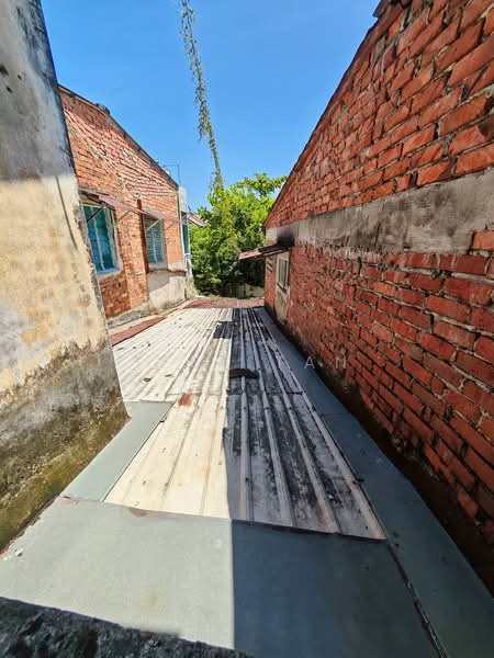 Shop for Sale in Kampung Hulu (Melaka City) - Tess Tan - Exterior - PropertyGuru.com.my
