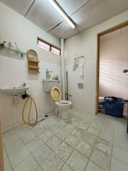 2-storey Terraced House for Sale in Bandar Damai Perdana (Cheras) - Danilo Lim - Bathroom - PropertyGuru.com.my