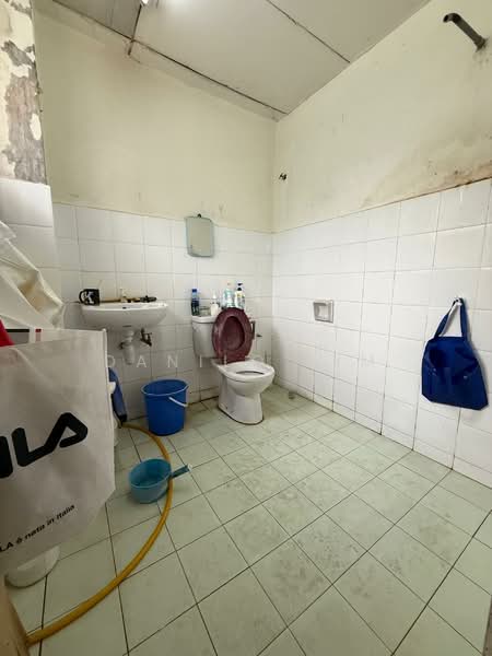 2-storey Terraced House for Sale in Bandar Damai Perdana (Cheras) - Danilo Lim - Bathroom - PropertyGuru.com.my