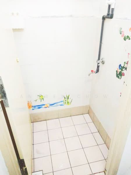 Rumah Flat untuk Disewa di Desa Pinang 2 - Andrew Chow - Bathroom - PropertyGuru.com.my
