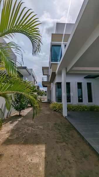 Rumah Berkembar untuk Dijual di Ujong Pasir (Melaka) - Tess Tan - Exterior - PropertyGuru.com.my