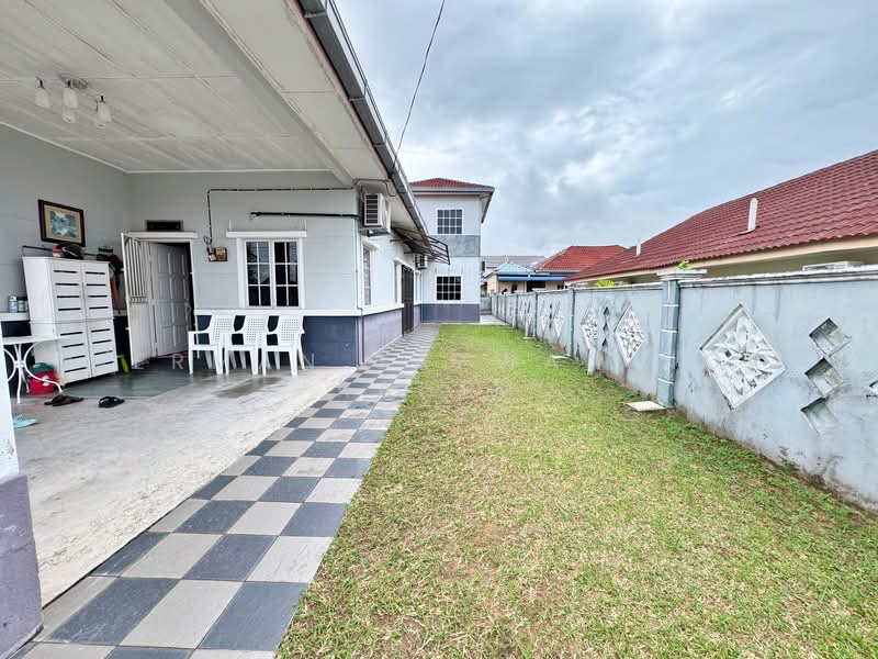 Bungalow for Sale in Taman Tuanku Jaafar (Sungai Gadut) - Herman Sazwan Nor Rahim - Exterior - PropertyGuru.com.my