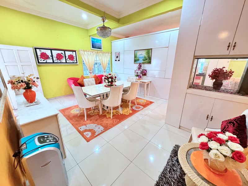 Bungalow for Sale in Taman Tuanku Jaafar (Sungai Gadut) - Herman Sazwan Nor Rahim - Dining Room - PropertyGuru.com.my