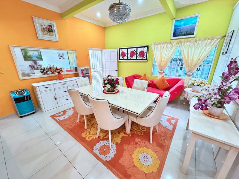 Bungalow for Sale in Taman Tuanku Jaafar (Sungai Gadut) - Herman Sazwan Nor Rahim - Dining Room - PropertyGuru.com.my