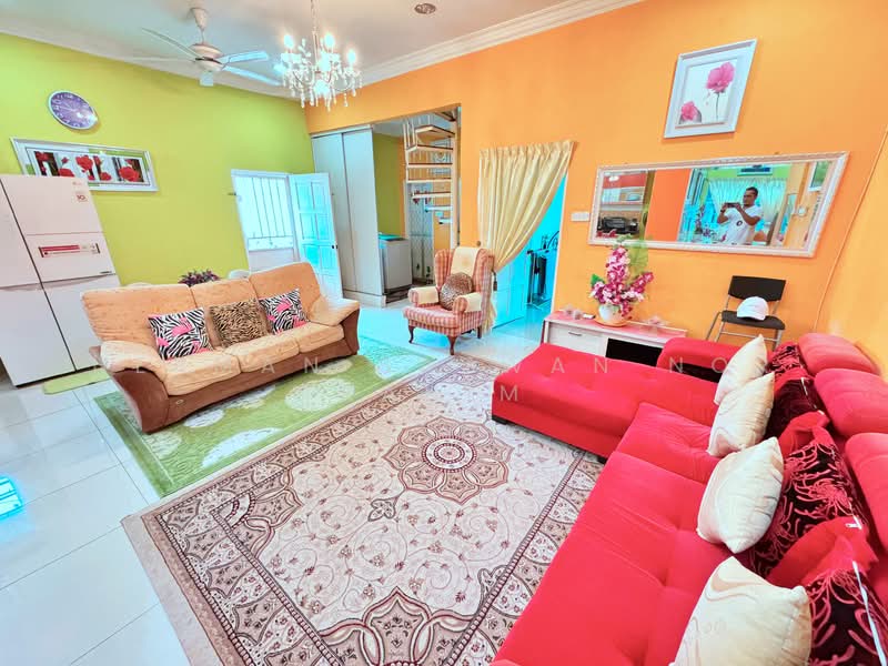 Bungalow for Sale in Taman Tuanku Jaafar (Sungai Gadut) - Herman Sazwan Nor Rahim - Living Room - PropertyGuru.com.my
