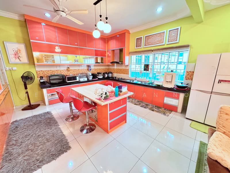 Bungalow for Sale in Taman Tuanku Jaafar (Sungai Gadut) - Herman Sazwan Nor Rahim - Kitchen - PropertyGuru.com.my
