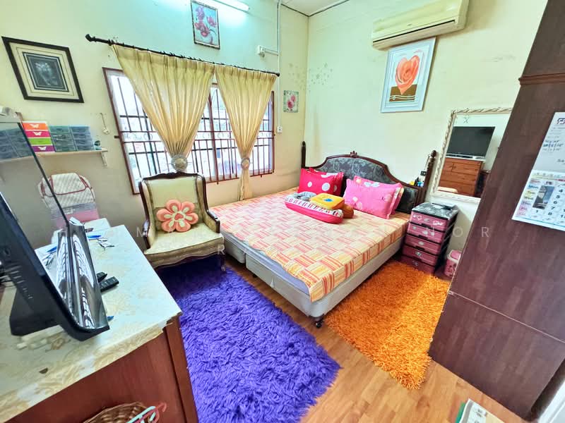 Bungalow for Sale in Taman Tuanku Jaafar (Sungai Gadut) - Herman Sazwan Nor Rahim - Bedroom - PropertyGuru.com.my