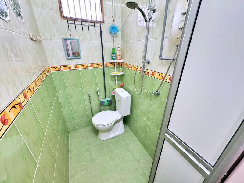 Bungalow for Sale in Taman Tuanku Jaafar (Sungai Gadut) - Herman Sazwan Nor Rahim - Bathroom - PropertyGuru.com.my