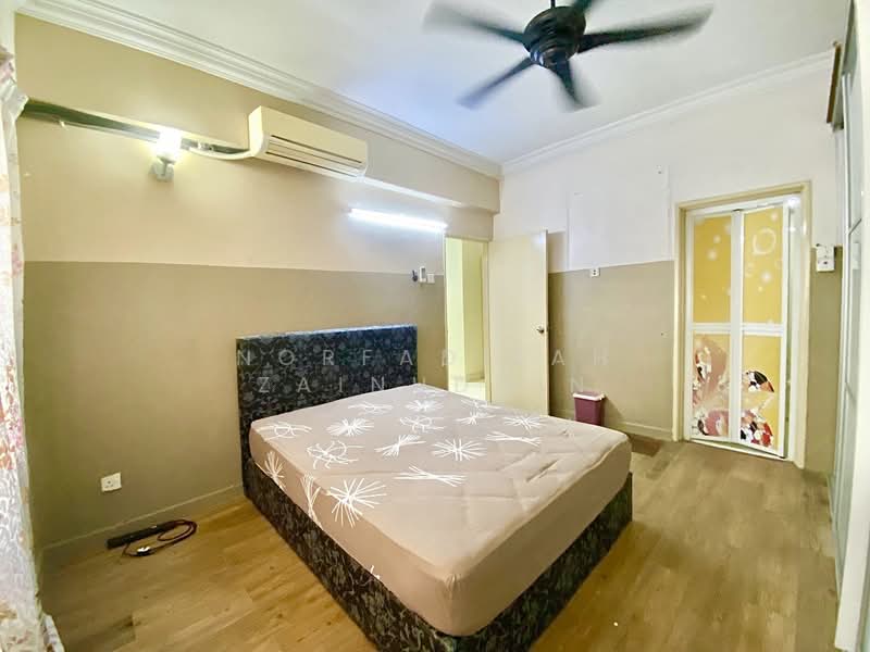 Condominium for Sale at Astana Putra - NORFADILAH ZAINUDDIN - Bedroom - PropertyGuru.com.my